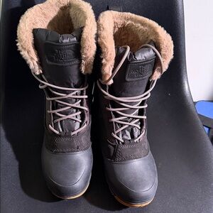 The North Face Women's Black and Brown Winter snow Boots